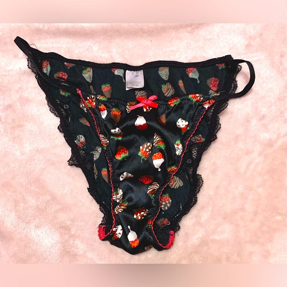 Victoria’s Secret Vintage Chocolate Strawberries Print Satin Bikini Panty